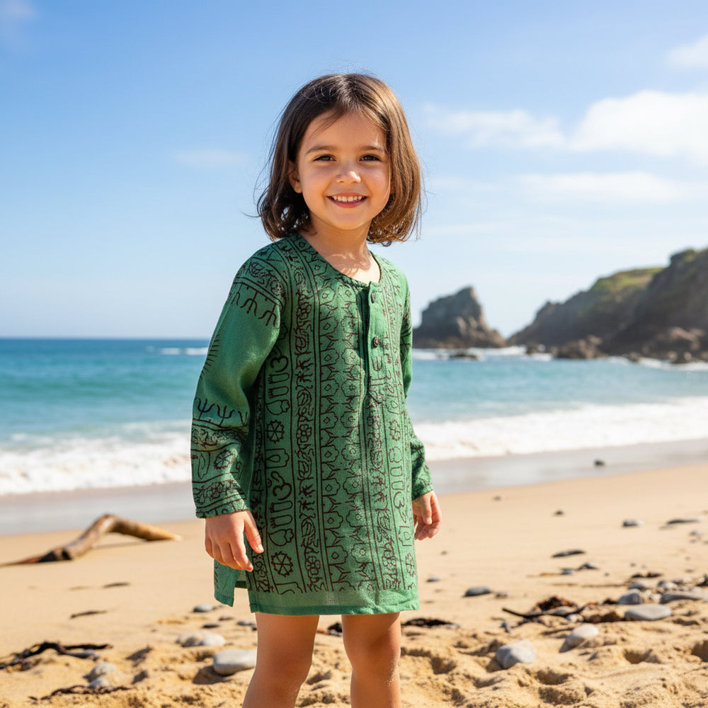 Kurta Esmeralda de Niños. (Recomendamos pedir una talla más).