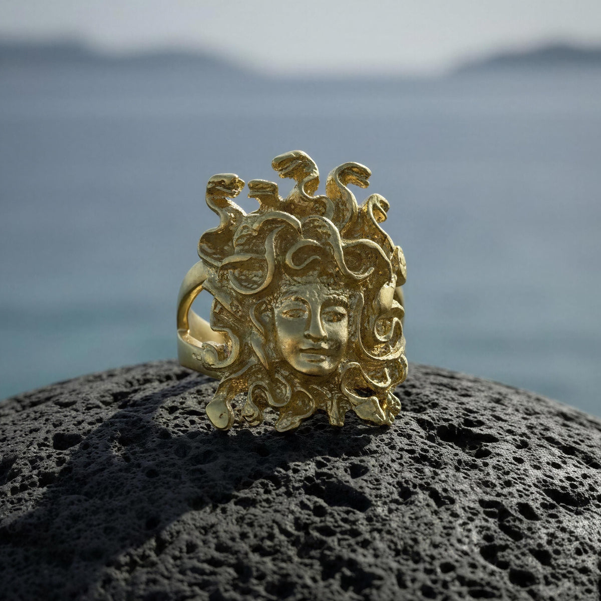 Anillo Medusa Dorado